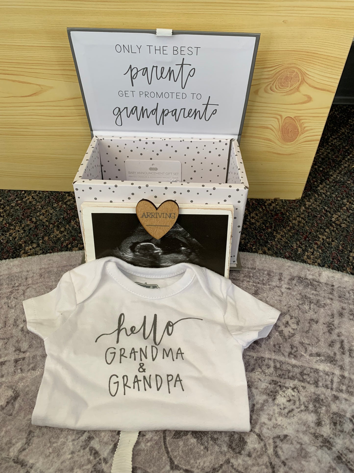 Pregnancy Announcement Surprise Box